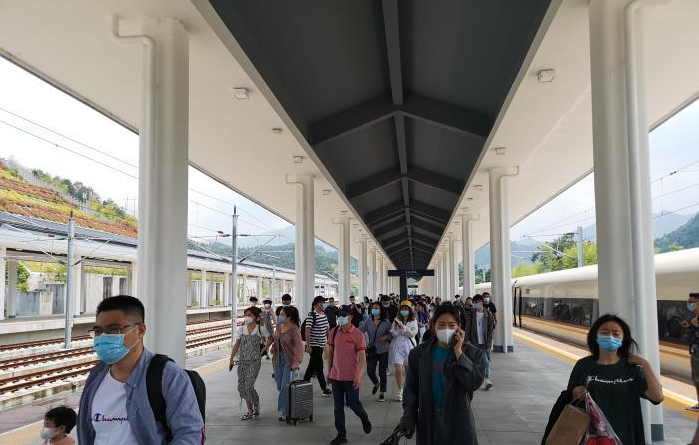 “五一”期间杭州铁路、民航客流均创疫情以来新高
